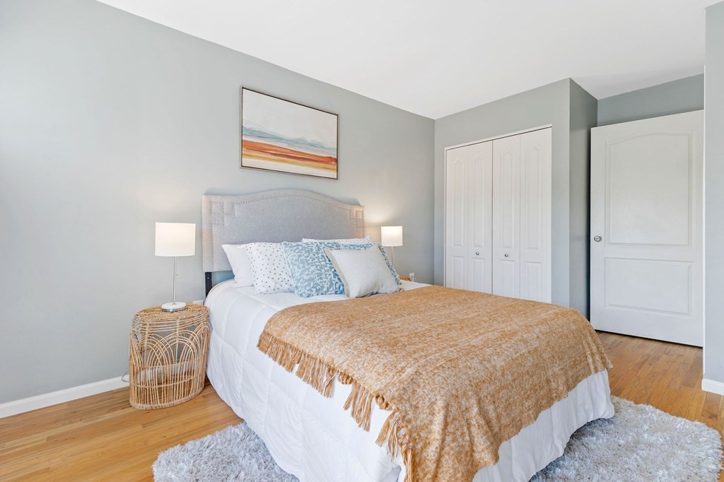 200 Falls Blvd Unit: E202