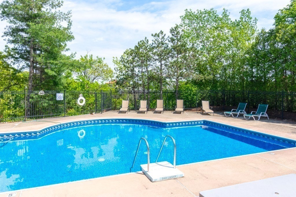 200 Falls Blvd Unit: E202