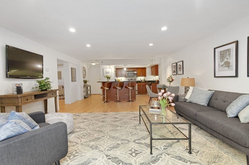 1600 Beacon Street Unit: 201
