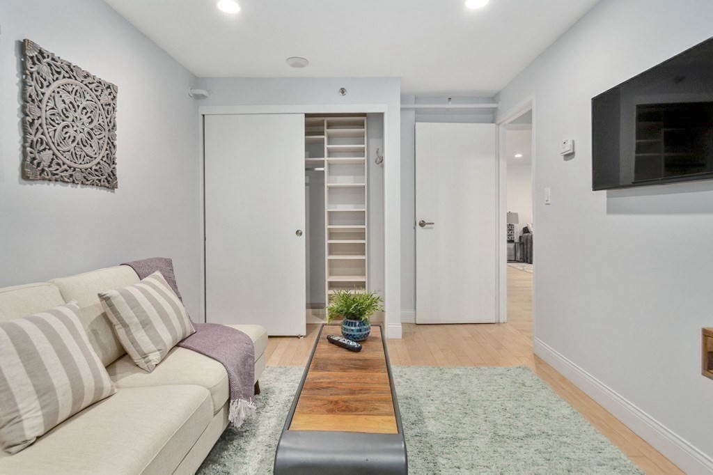 1600 Beacon Street Unit: 201