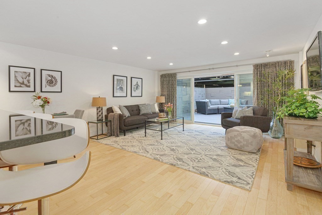 1600 Beacon Street Unit: 201