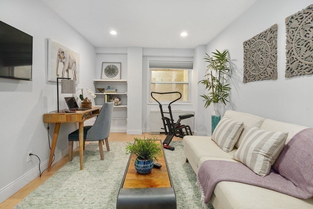 1600 Beacon Street Unit: 201