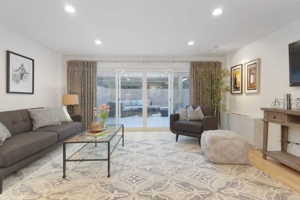 1600 Beacon Street Unit: 201