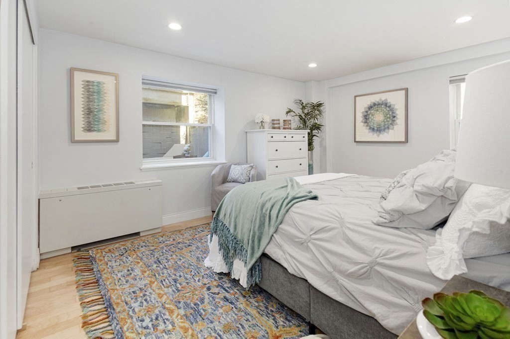 1600 Beacon Street Unit: 201