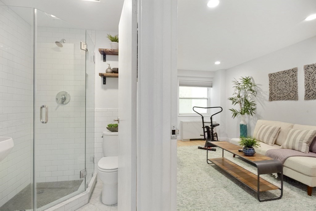 1600 Beacon Street Unit: 201