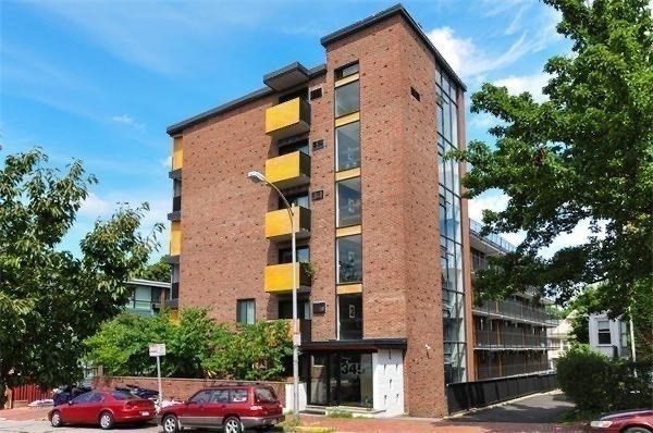 345 Harvard Street Unit: 3F