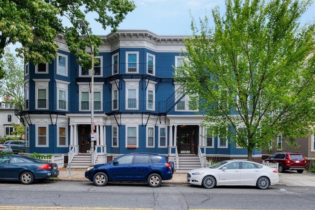 373 Broadway Unit: 3LR
