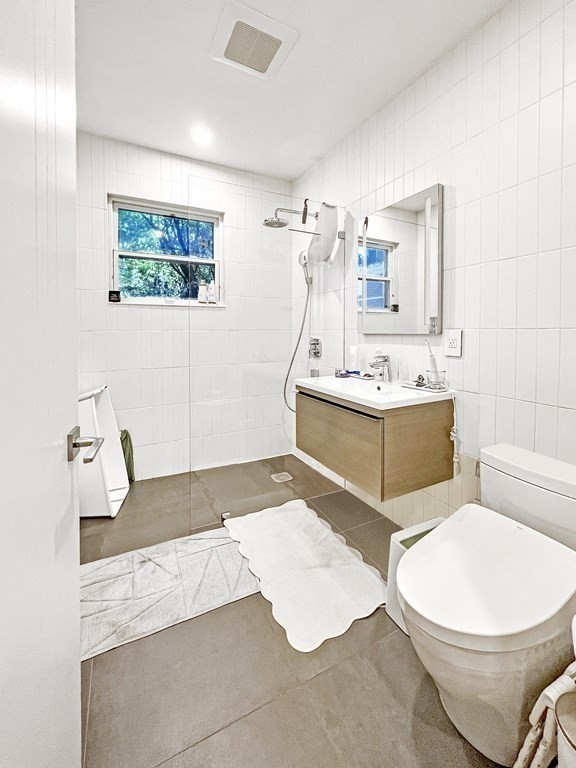 11A Centre Street Unit: 1