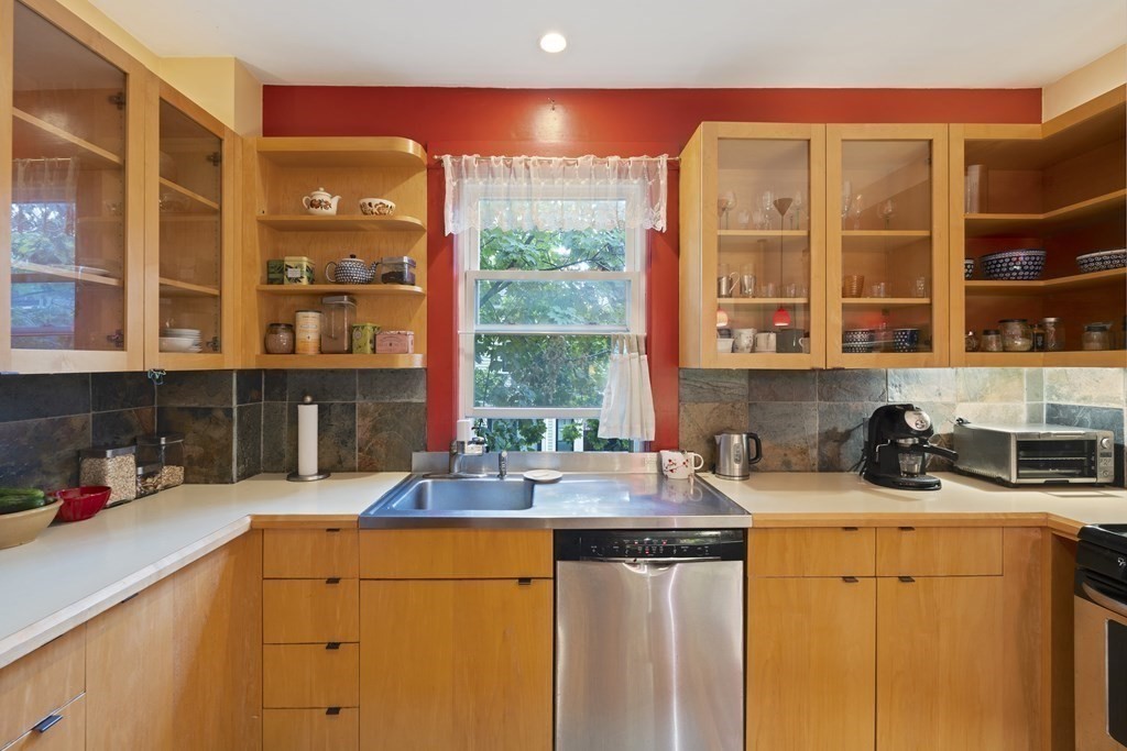7.5 Centre St Unit: 22