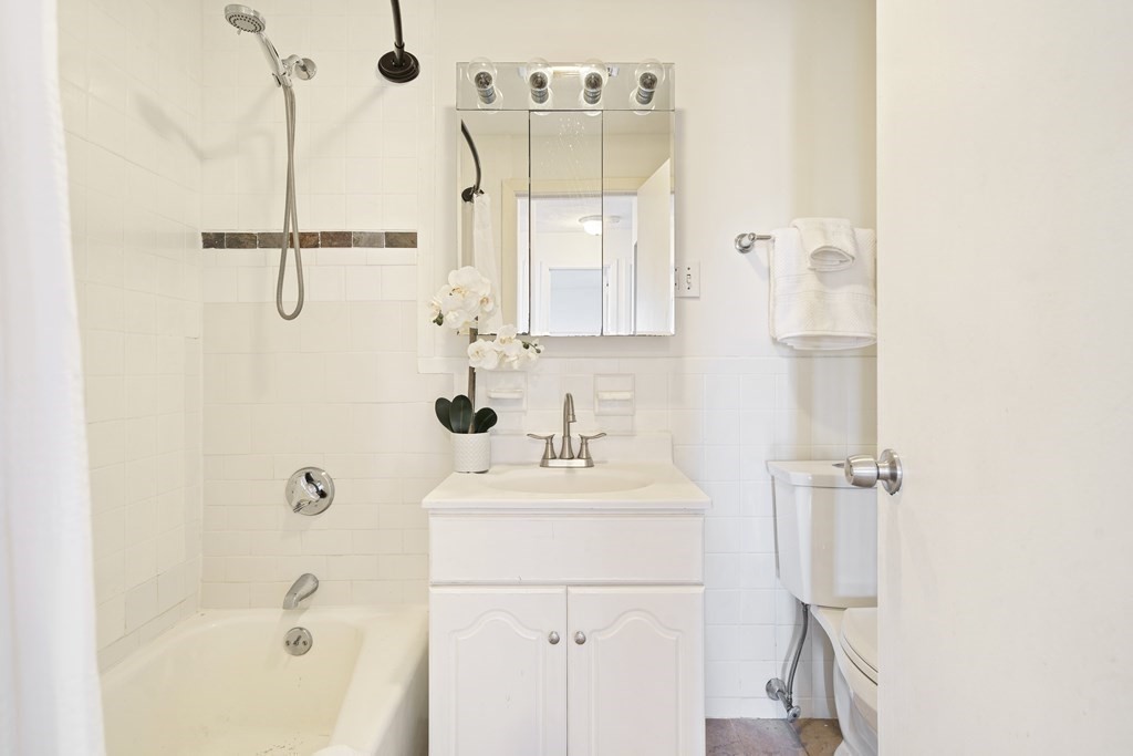 32 Whites Avenue Unit: D78
