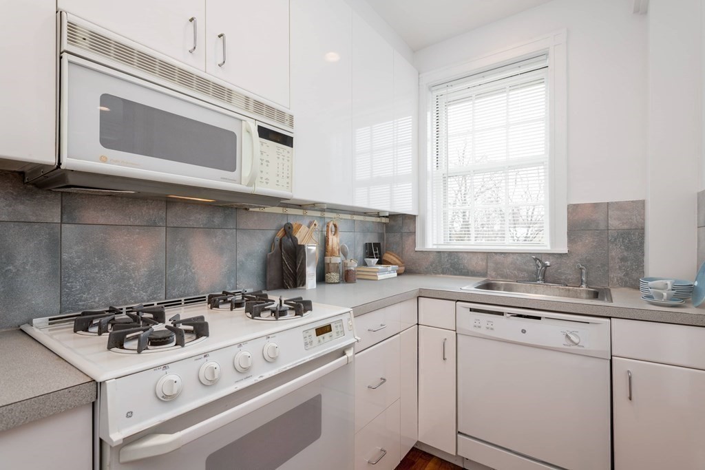 79 Martin Street Unit: 33