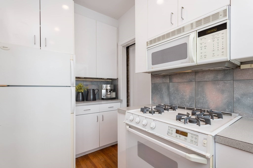 79 Martin Street Unit: 33