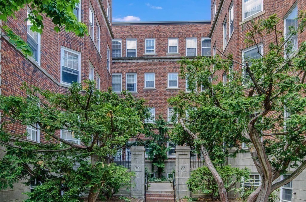 79 Martin Street Unit: 33