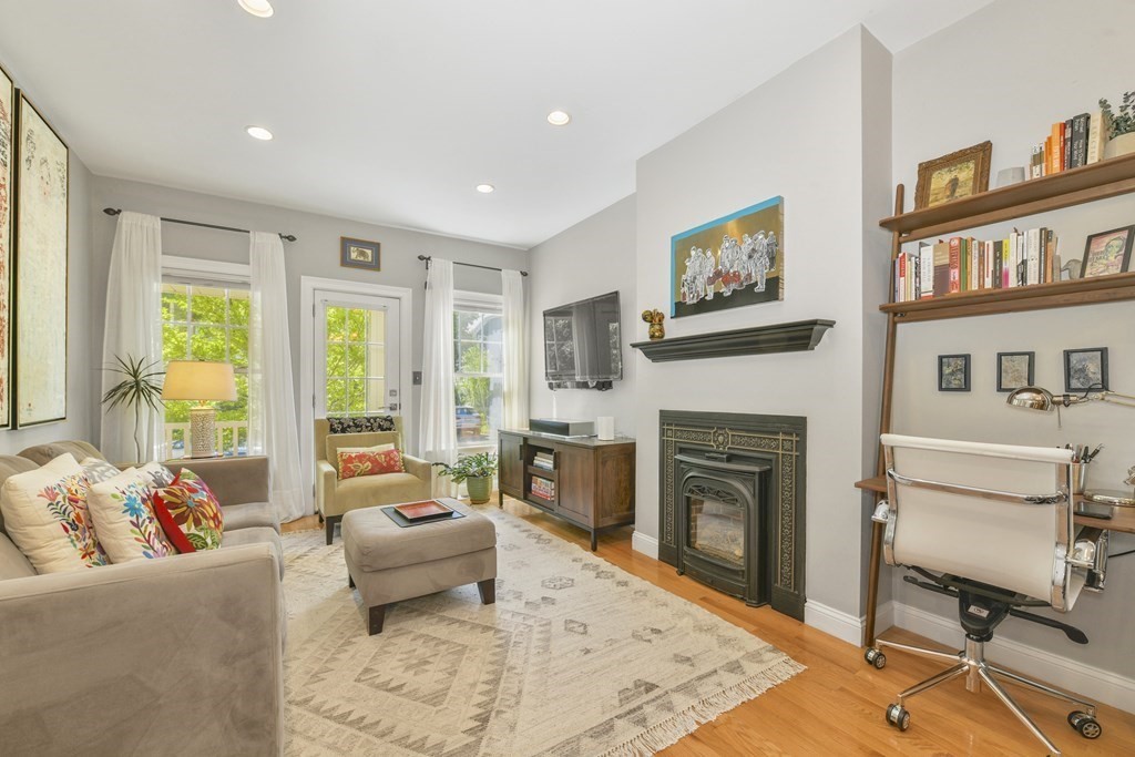 43 Sacramento Street Unit: 1