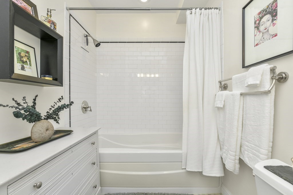43 Sacramento Street Unit: 1