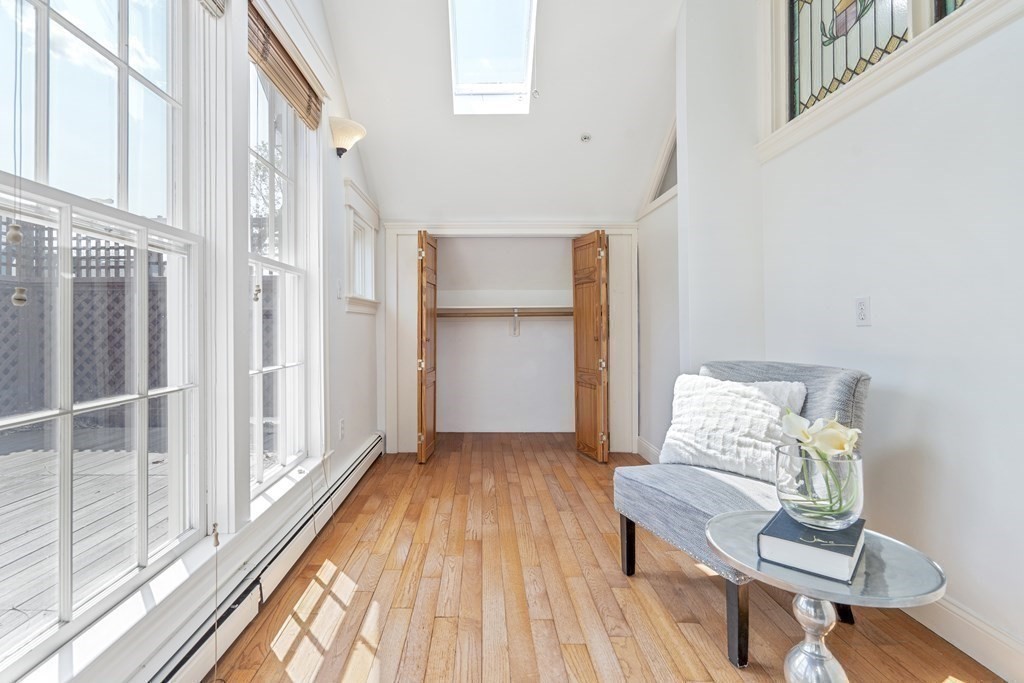 64 Sacramento Unit: 64