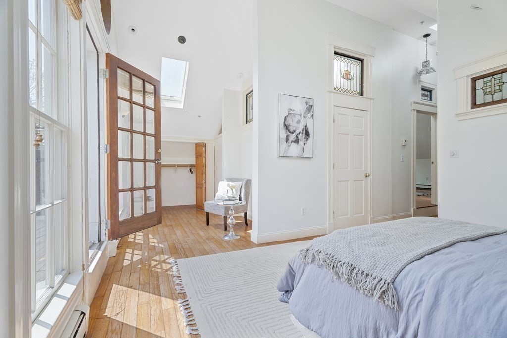 64 Sacramento Unit: 64