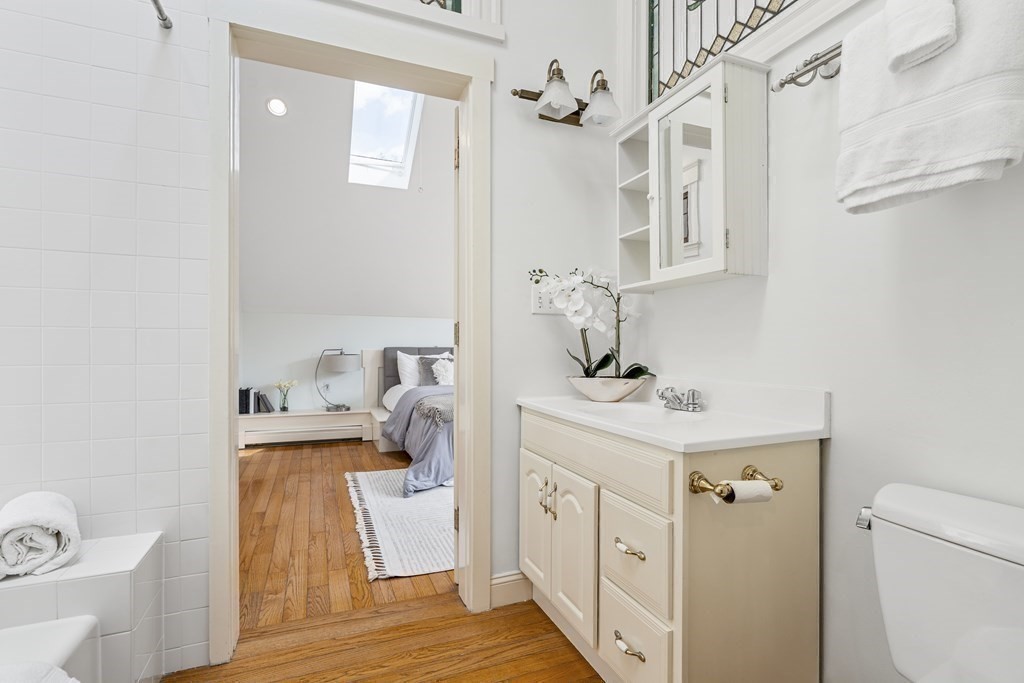 64 Sacramento Unit: 64