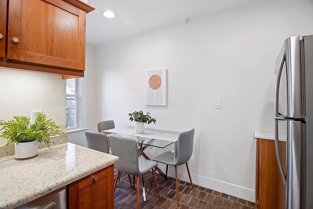 169 Upland Road Unit: 3