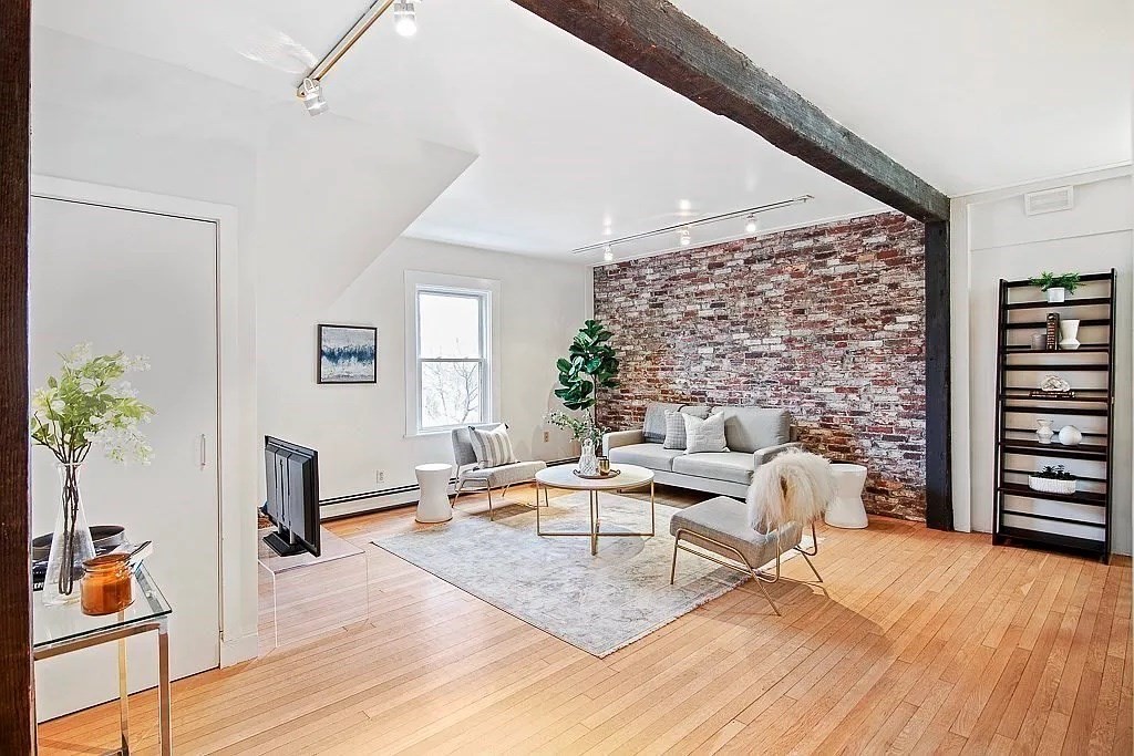 169 Upland Road Unit: 3