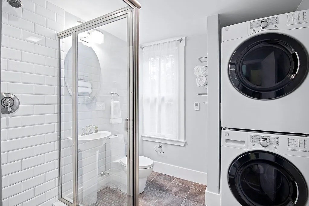 169 Upland Road Unit: 3