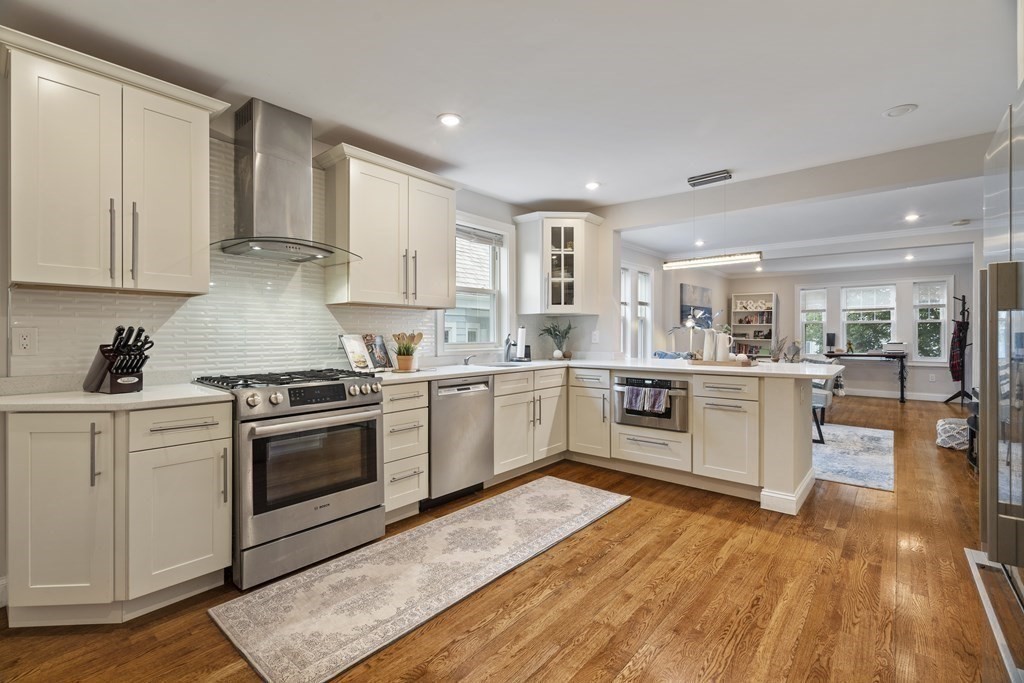 54 Clarendon Ave Unit: 2