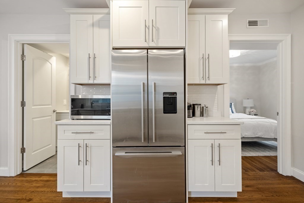54 Clarendon Ave Unit: 2