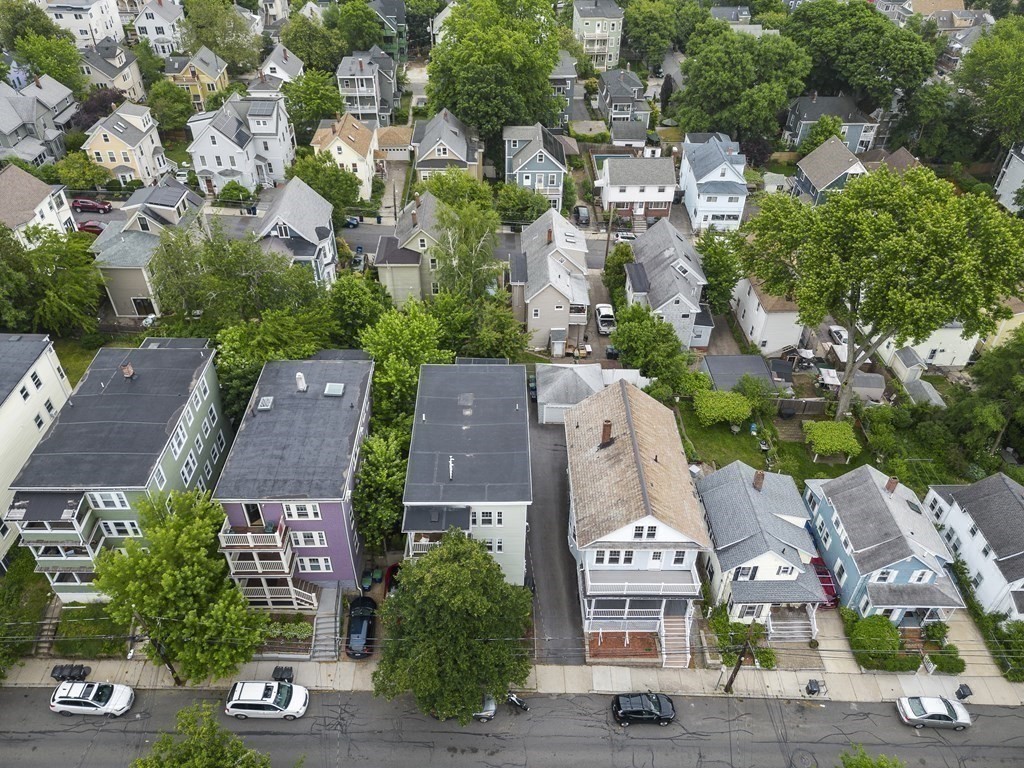 54 Clarendon Ave Unit: 2