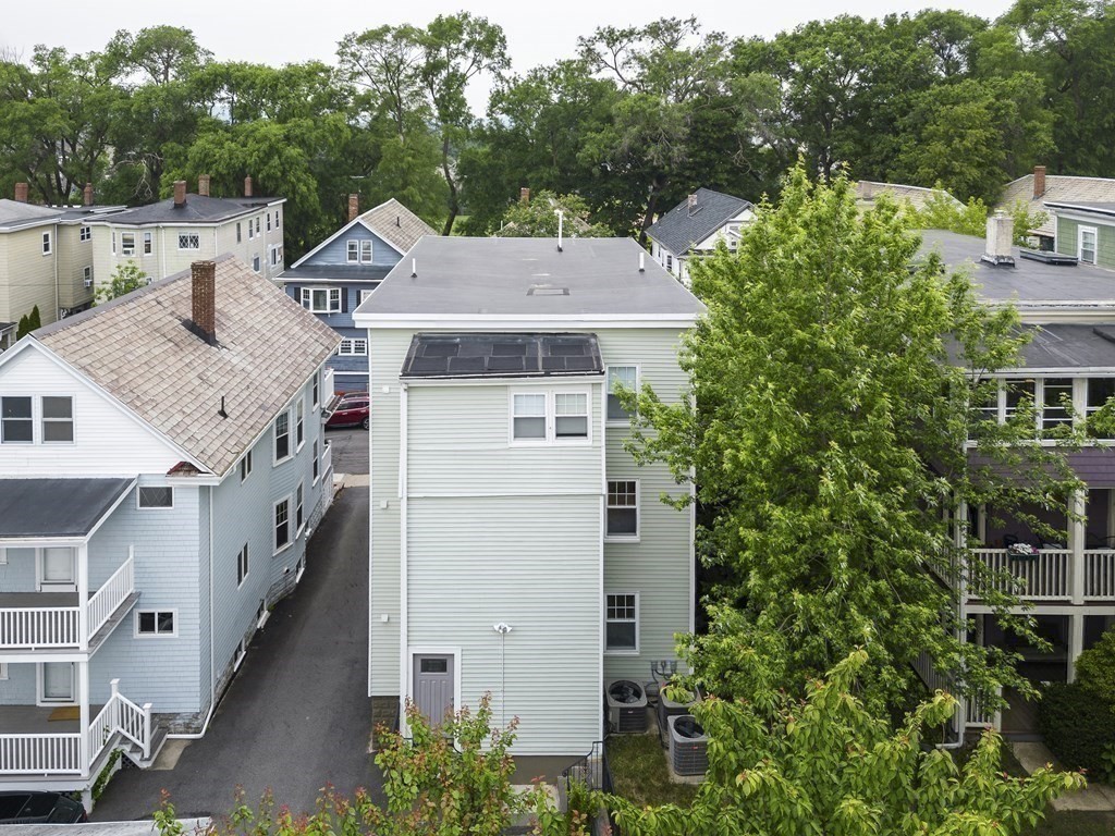 54 Clarendon Ave Unit: 2