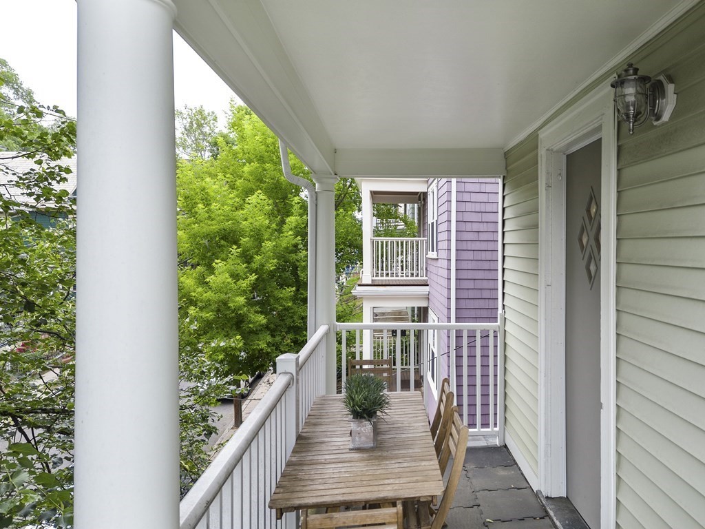 54 Clarendon Ave Unit: 2