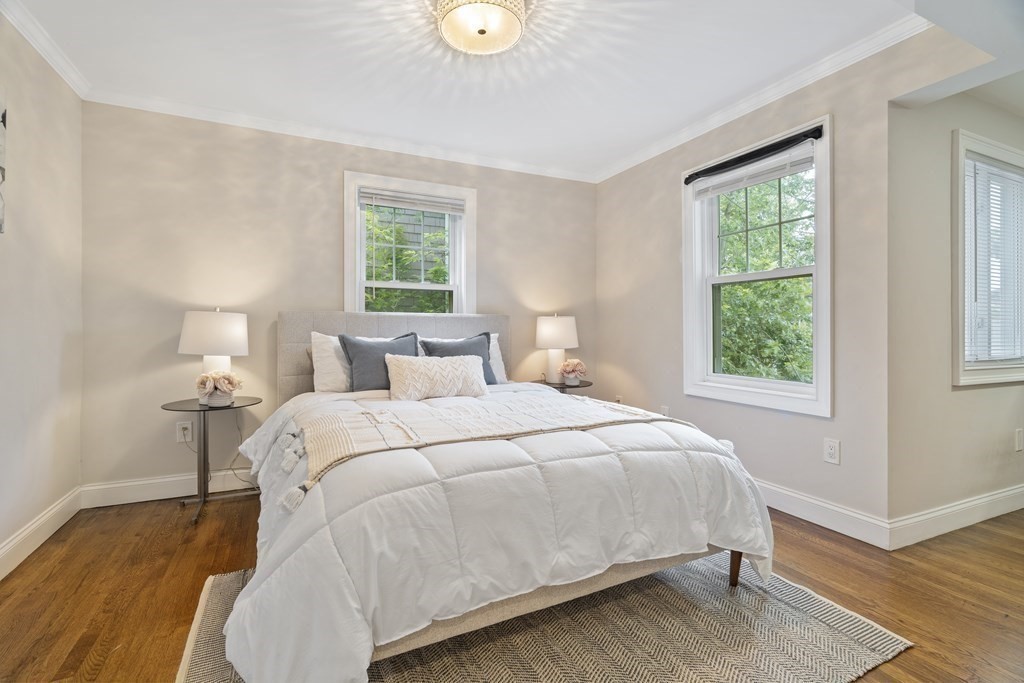 54 Clarendon Ave Unit: 2