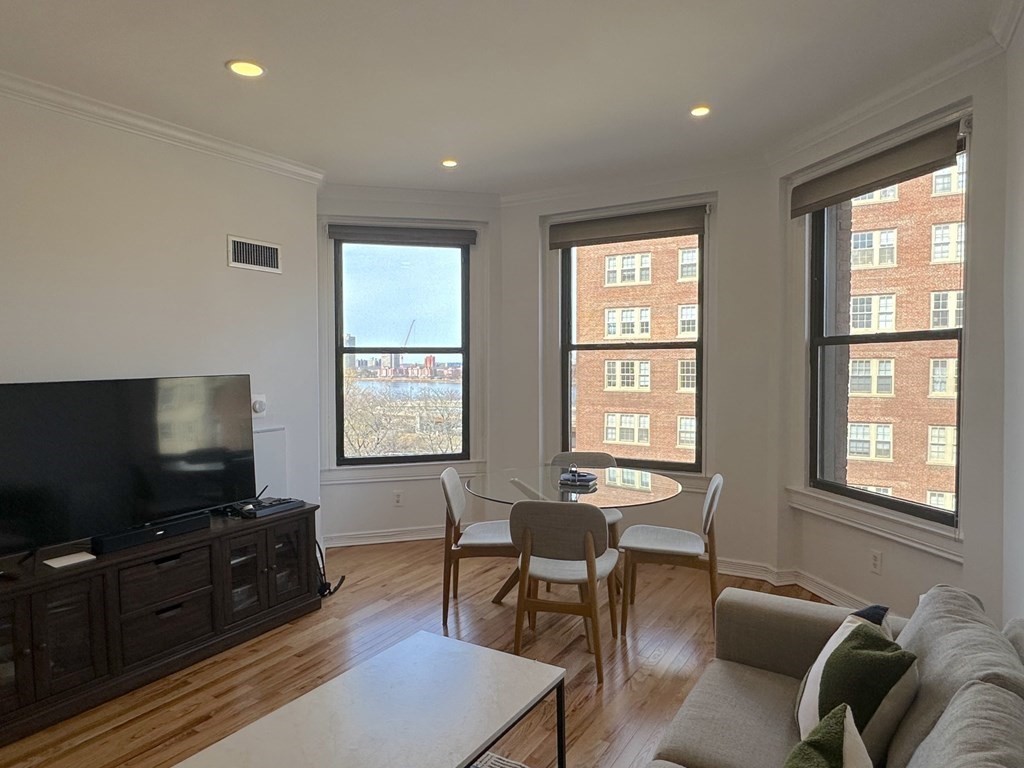 4 Charlesgate E, Unit: 503