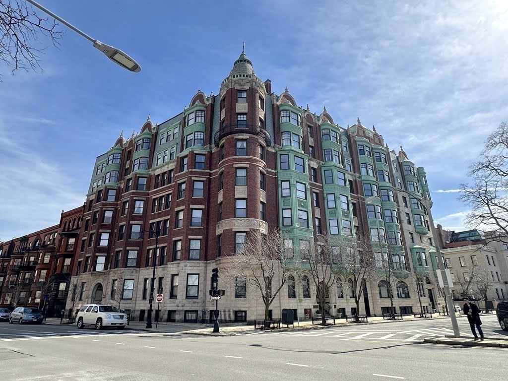 4 Charlesgate E, Unit: 503