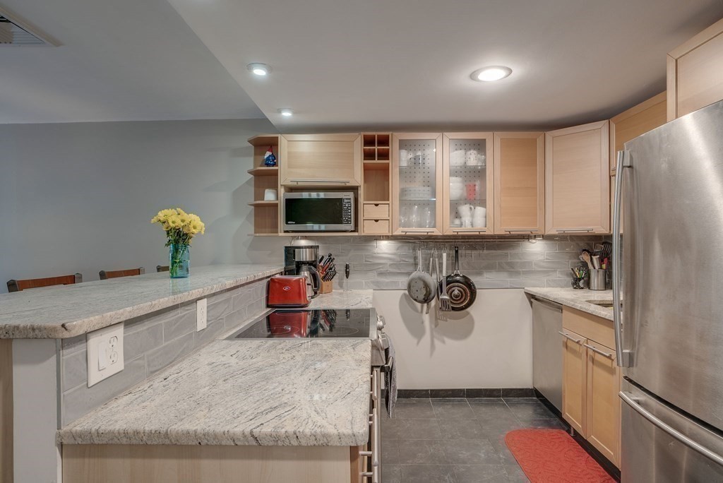 321 Harvard Street Unit: 210
