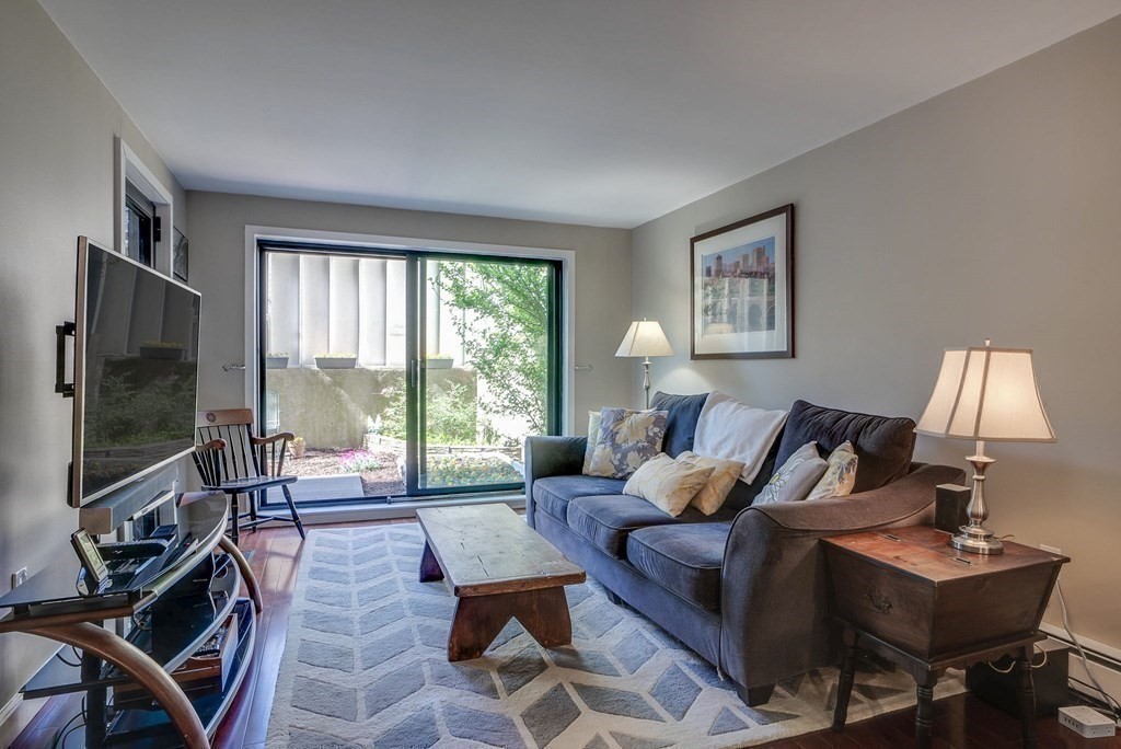 321 Harvard Street Unit: 210