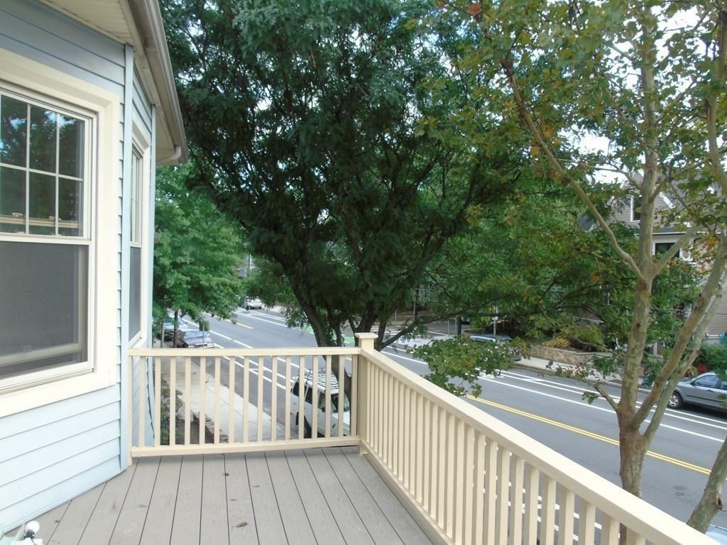 291 Huron Avenue Unit: 2