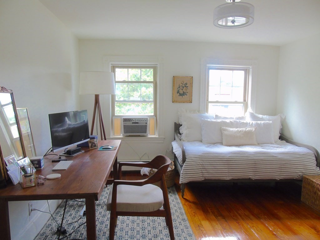 291 Huron Avenue Unit: 2
