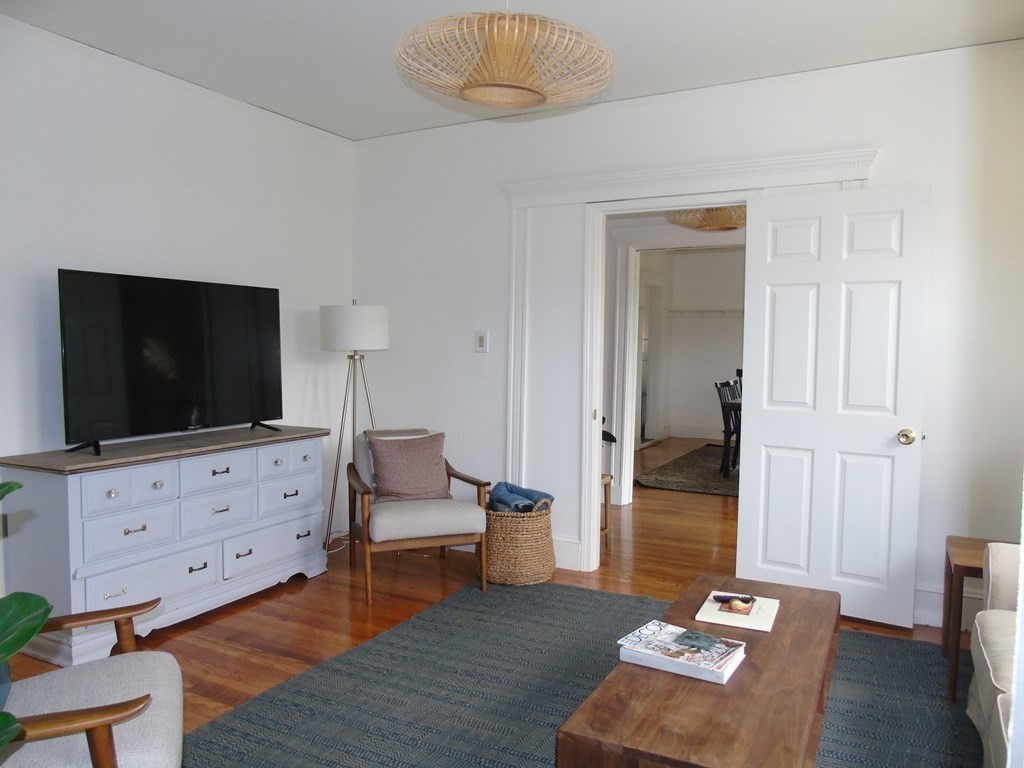 291 Huron Avenue Unit: 2