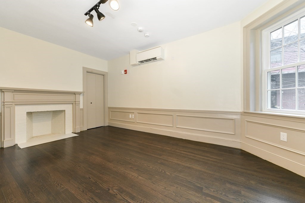 9 Dana Street # 4