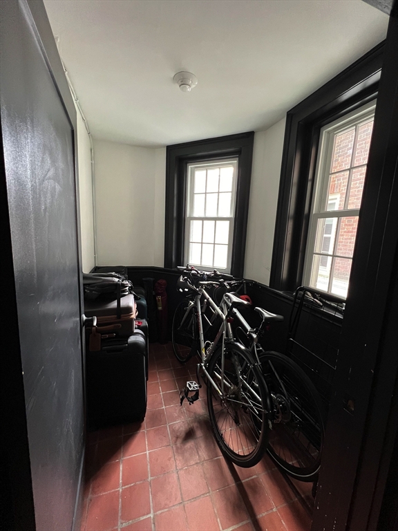 9 Dana Street # 4