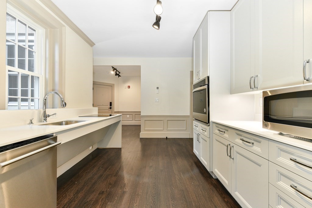 9 Dana Street # 4