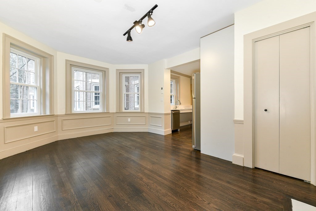 9 Dana Street # 4