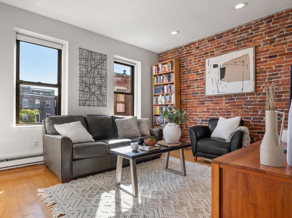 16 Foster Street # 9
