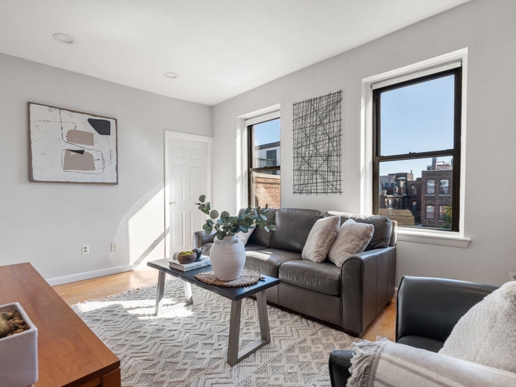 16 Foster Street # 9