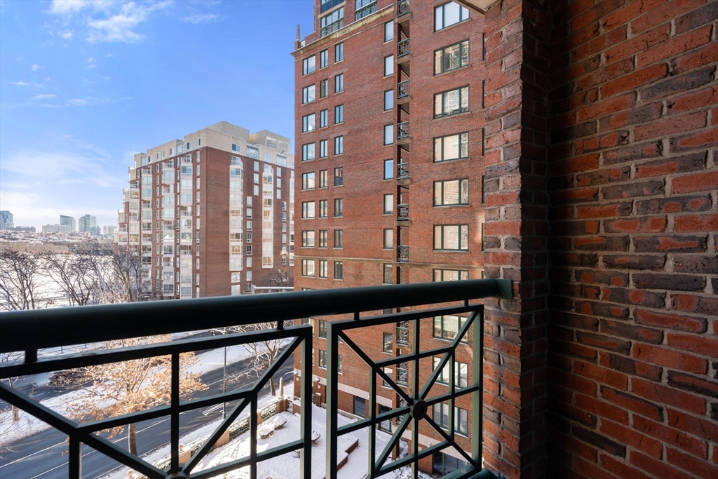 10 Rogers Street # 604