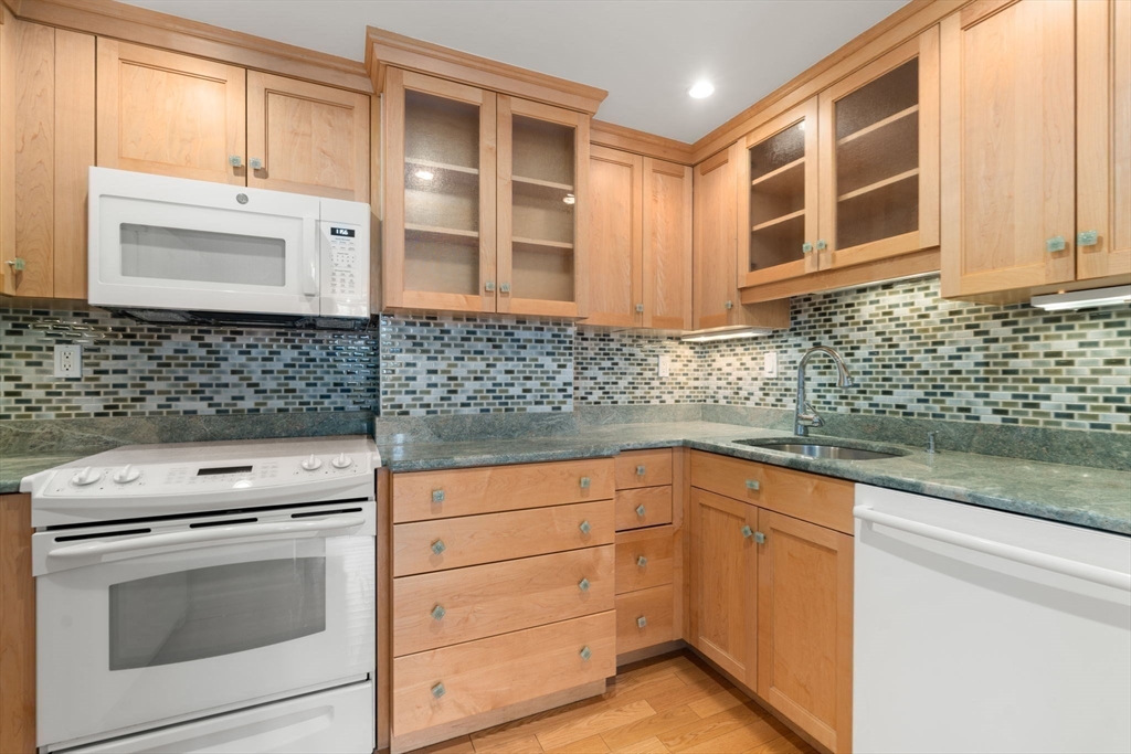 10 Rogers Street # 604