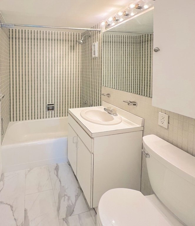 29 Concord Avenue # 702