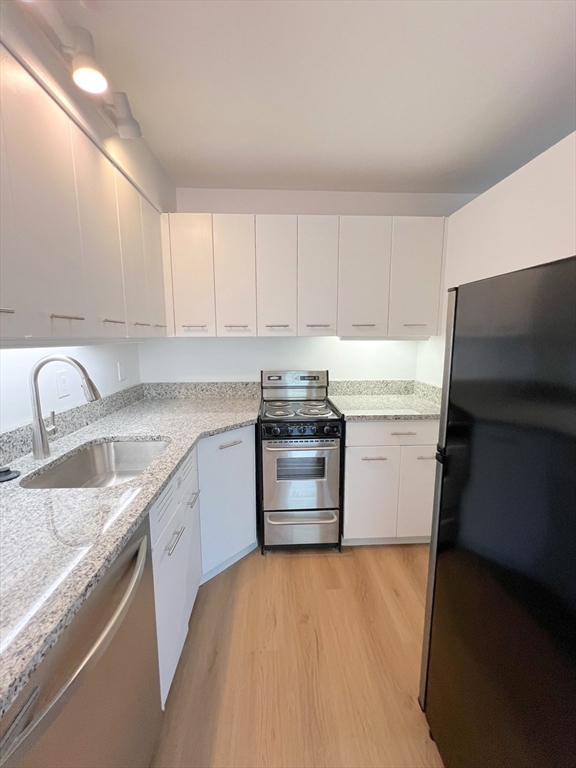 29 Concord Avenue # 702
