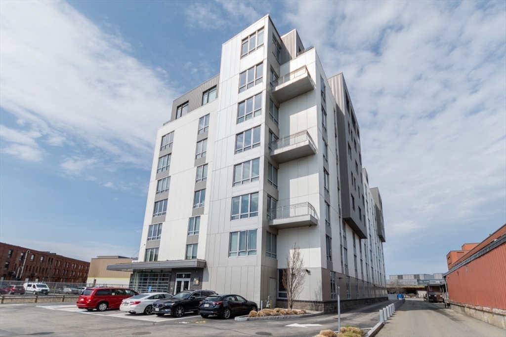 9 Medford St # 4 Unit: PH 4