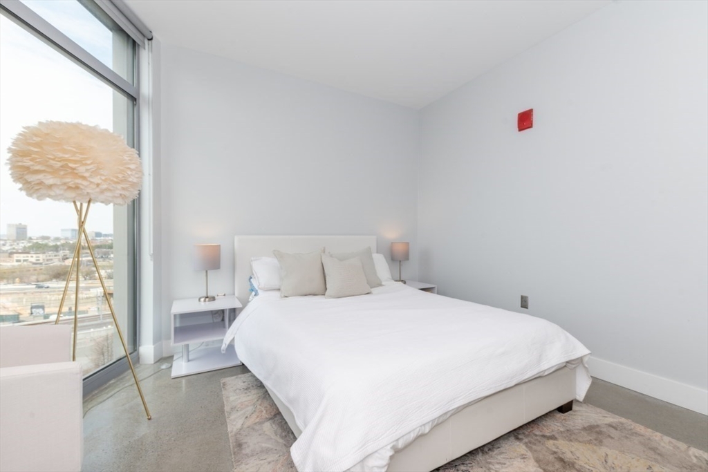 9 Medford St # 4 Unit: PH 4